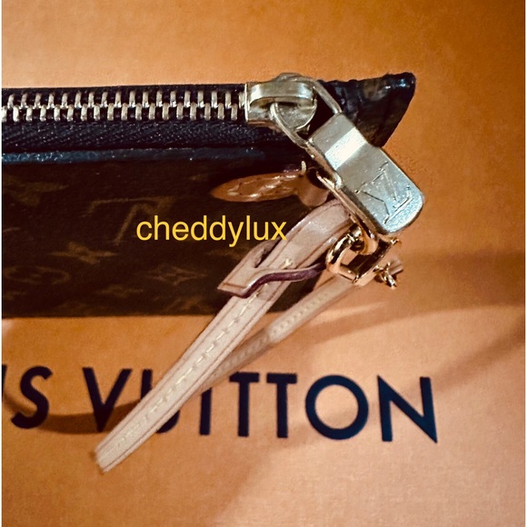 🥰🥰🥰Authentic Louis Vuitton Neverfull Pochette Wristlet - Picture 5 of 9